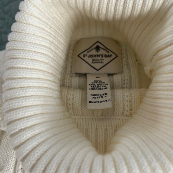 St John’s Bay Turtleneck Sweater M NWT - Picture 4 of 4